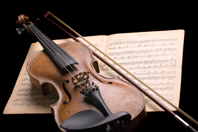 violin-on-music-sheet